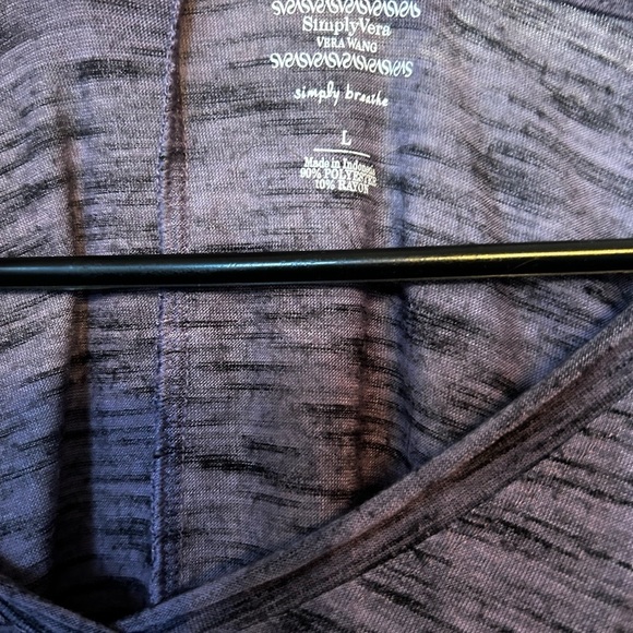 Vera Wang simply Vera woman’s flowy crop top.  Size L​ - Picture 3 of 3